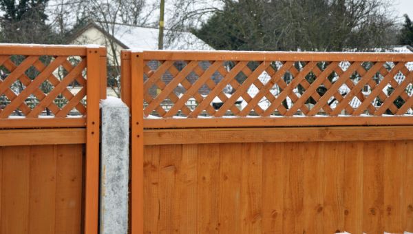Lattice Fence Mounting